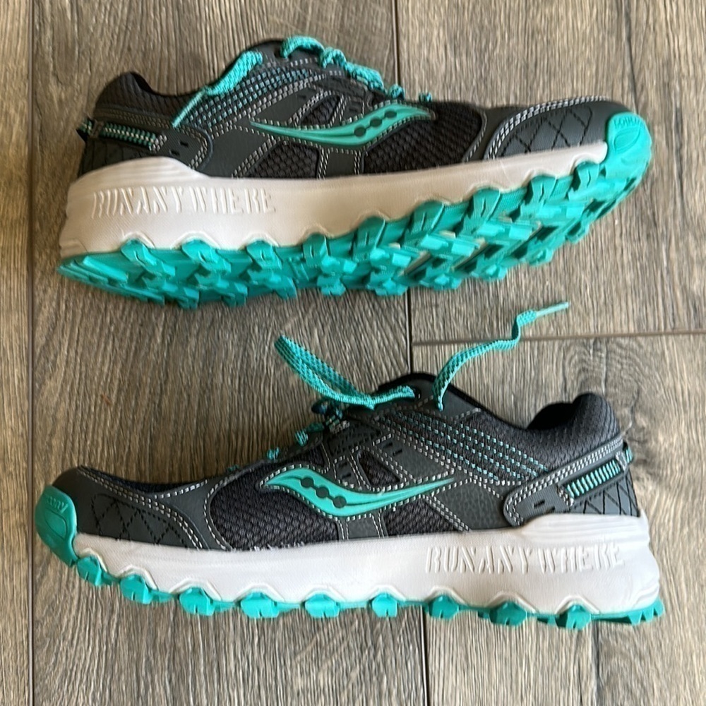 Saucony shoes size 8 1/2 like new black tail running athletic - Picture 3 of 9